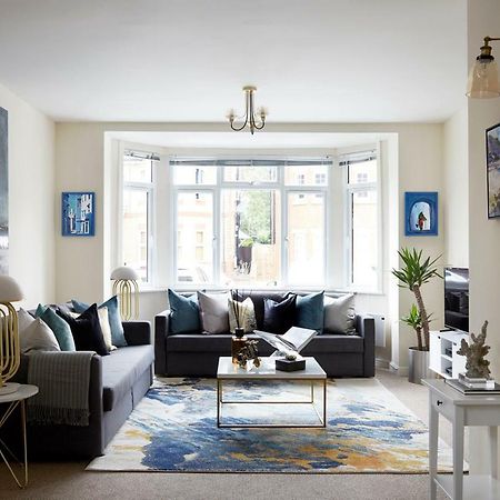 Aisiki Living At Alexandra Road, 2-Bedroom & 2-Bathroom With King Or Twin Beds And With Free Wi-Fi & Parking Watford  Eksteriør bilde