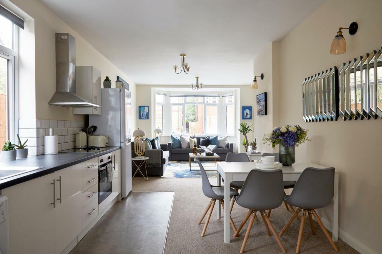 Aisiki Living At Alexandra Road, 2-Bedroom & 2-Bathroom With King Or Twin Beds And With Free Wi-Fi & Parking Watford  Eksteriør bilde