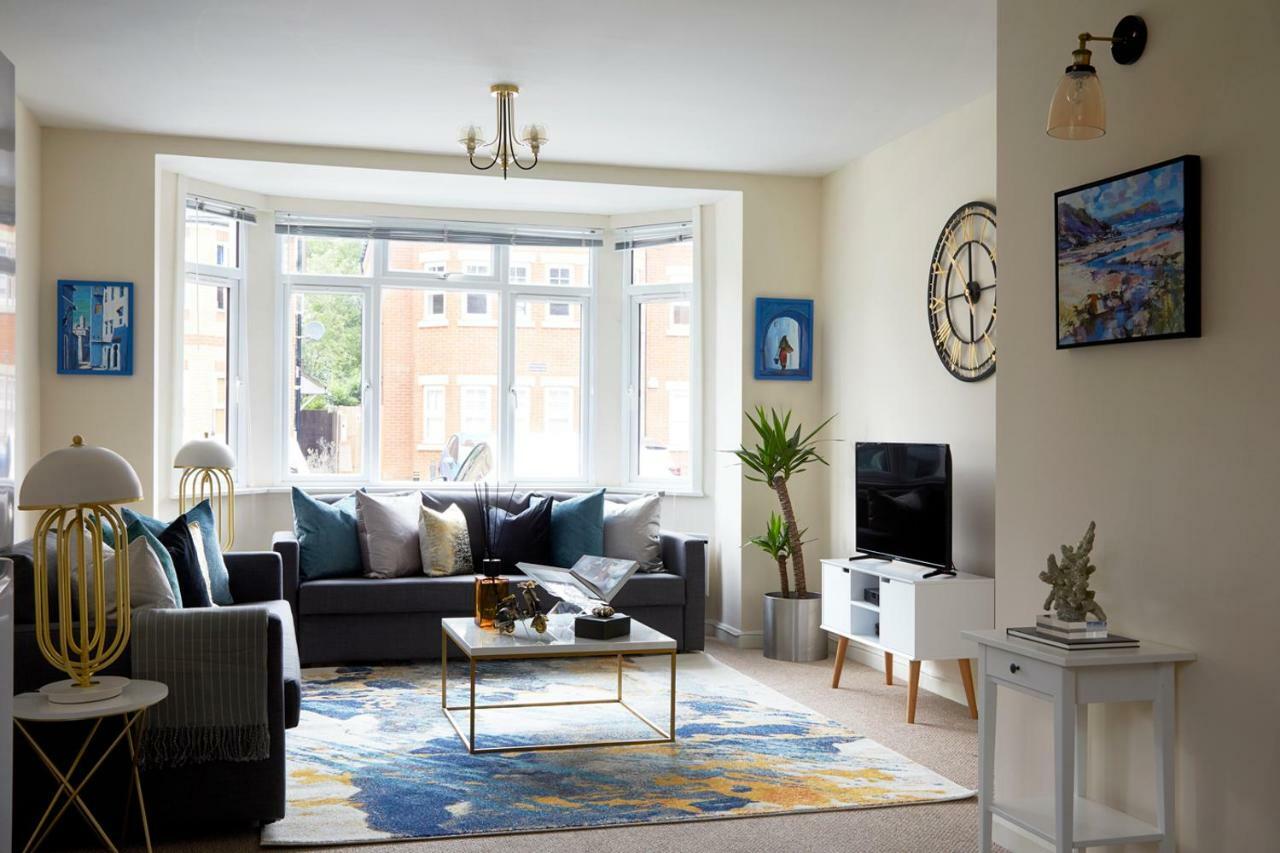 Aisiki Living At Alexandra Road, 2-Bedroom & 2-Bathroom With King Or Twin Beds And With Free Wi-Fi & Parking Watford  Eksteriør bilde